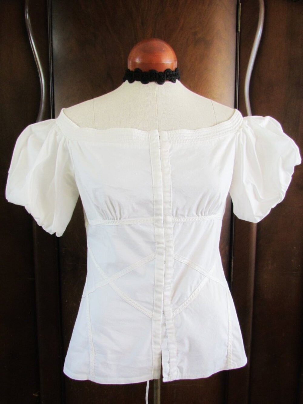 PIRATE WENCH COSTUME TOP, SHORT PUFFED SLEEVES, CRISSCROSS LACING, FRONT HOOKS